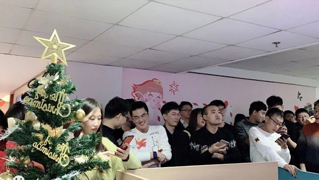 HB火博·体育
时光|暖暖圣诞节，我们在一起！
