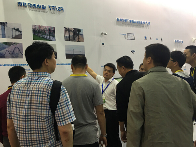 致敬匠心,HB火博·体育
F5振动光纤荣获“十大创新产品奖”(图1) 致敬匠心,HB火博·体育
F5振动光纤荣获“十大创新产品奖”(图1)